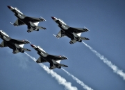 开云平台-跨洋巅峰对决，快船压哨绝杀新疆队，东决级焦点战燃爆全球