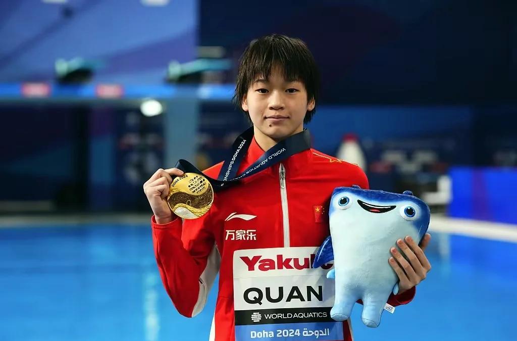 包含中国跳水队实现大满贯，选手全力以赴收获奖牌的词条