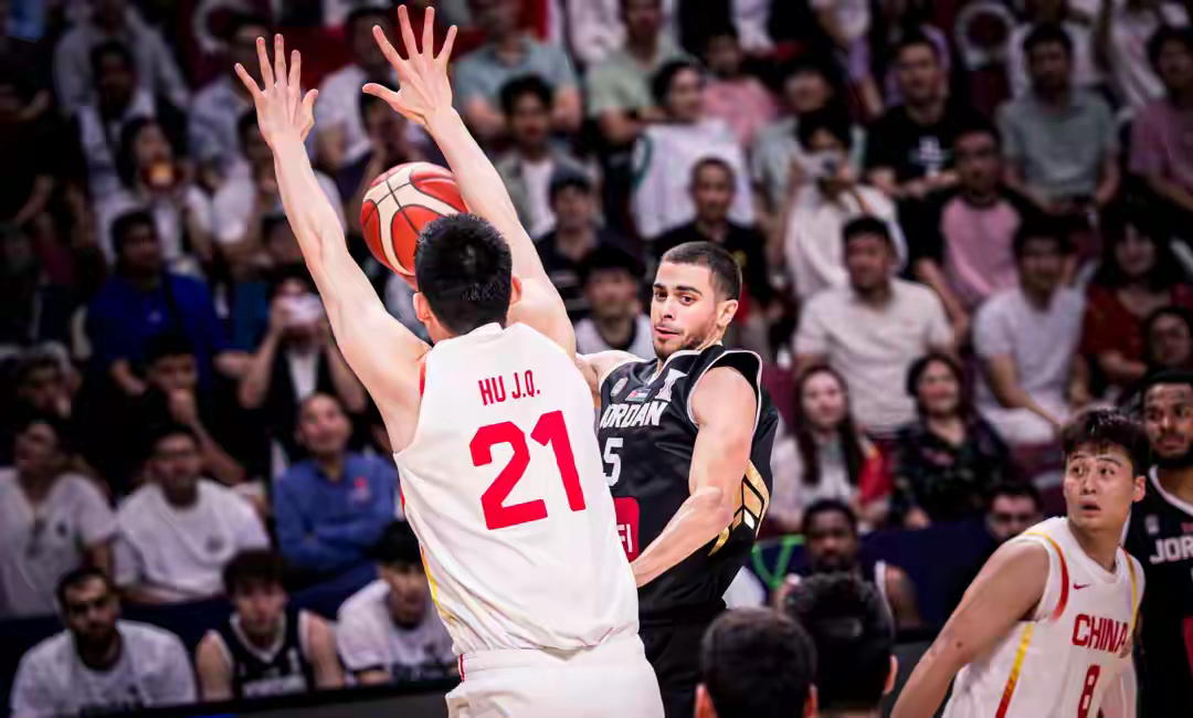 亚洲篮球锦标赛激烈开战，各国队实力强劲