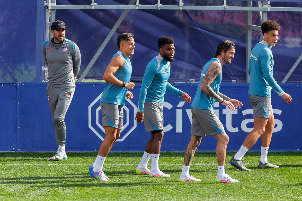 西班牙球员集中训练，备战热身赛