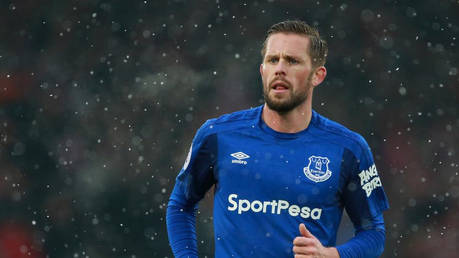 楚阿梅尼的完美评分与诺坎普的黄昏之约